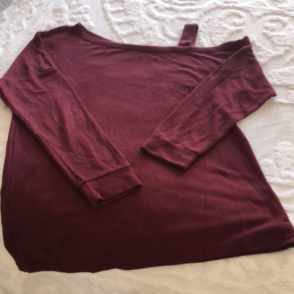 EUC waffle knit top cold shoulder Dk cranberry